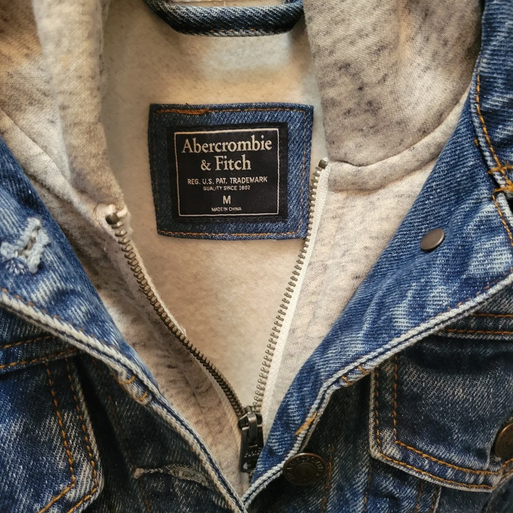 Abercrombie & Fitch Women's Denim Jacket Hoodie - Picture 5 of 5